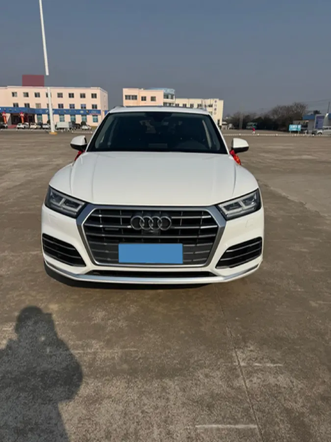 2020 Audi Q5L 2.0T 252HP L4 7DCT,autocango,china used car exporter,china ev exporter,chinese used car exporter,chinese used ev exporter