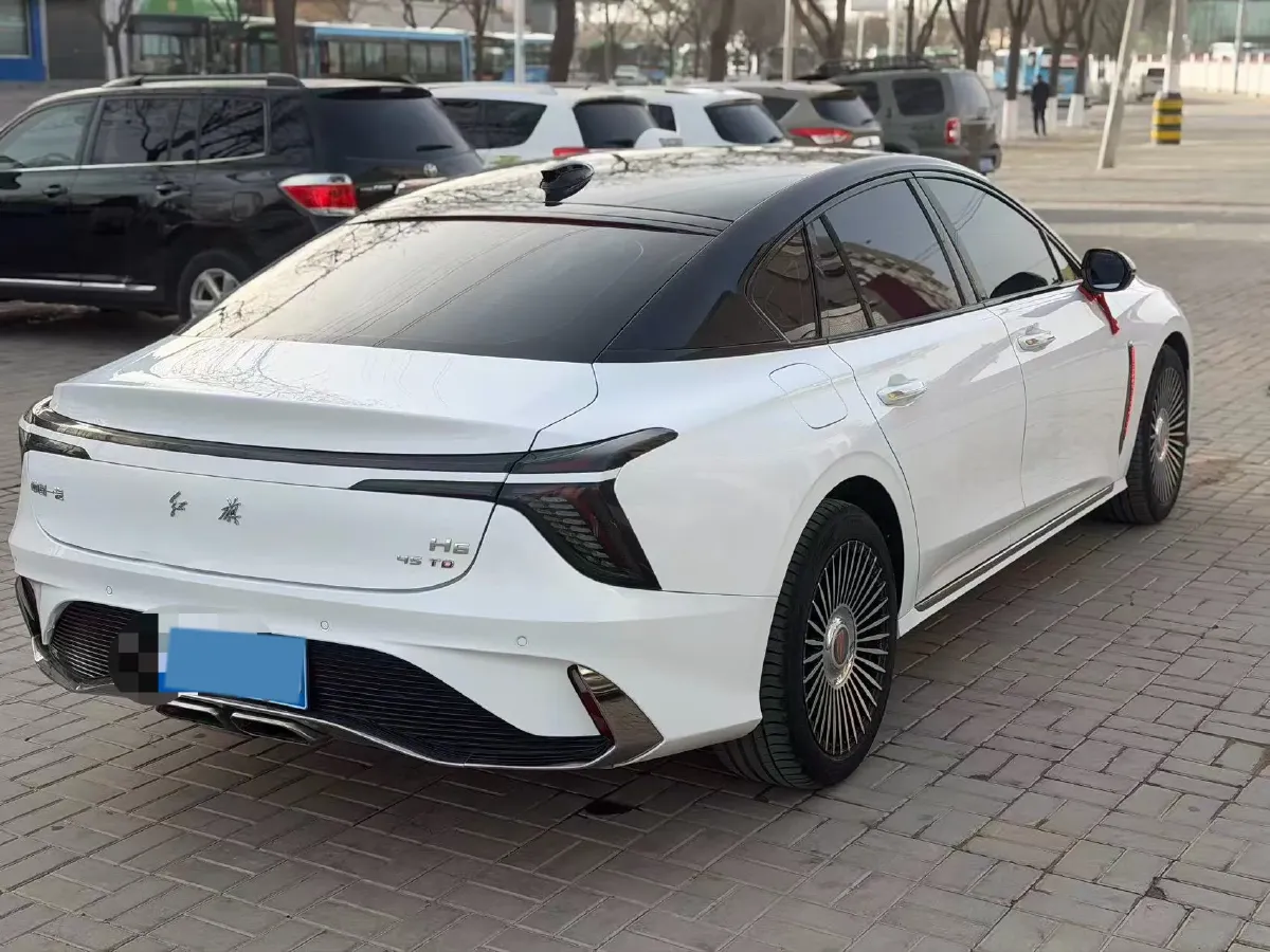 2023 HongQi H6 2.0T 252HP L4 8AT,autocango,china used car exporter,china ev exporter,chinese used car exporter,chinese used ev exporter