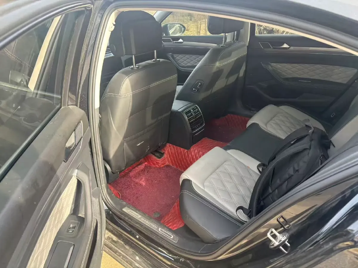 2023 Volkswagen Magotan 2.0T 186HP L4 7DCT,autocango,china used car exporter,china ev exporter,chinese used car exporter,chinese used ev exporter