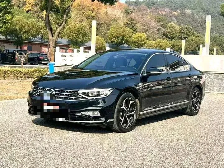 2023 Volkswagen Magotan 2.0T 186HP L4 7DCT,autocango,china used car exporter,china ev exporter,chinese used car exporter,chinese used ev exporter