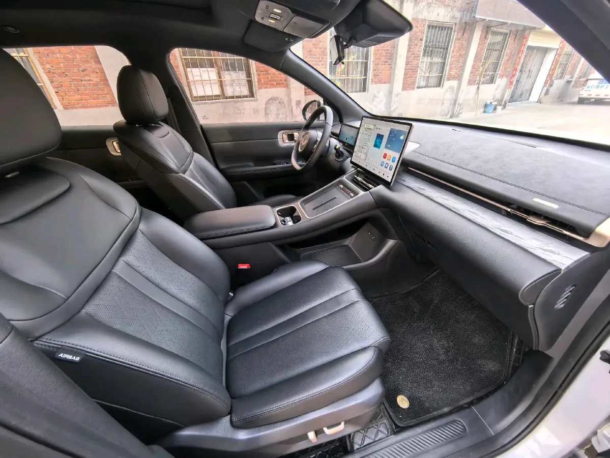 2024 WuLing XingGuangS BEV 60KWH,autocango,china used car exporter,china ev exporter,chinese used car exporter,chinese used ev exporter