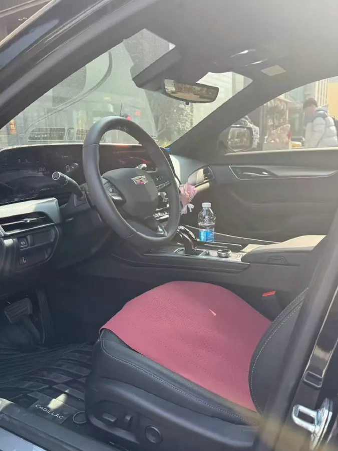 2025 Cadillac CT5 2.0T 237HP L4 10AT,autocango,china used car exporter,china ev exporter,chinese used car exporter,chinese used ev exporter