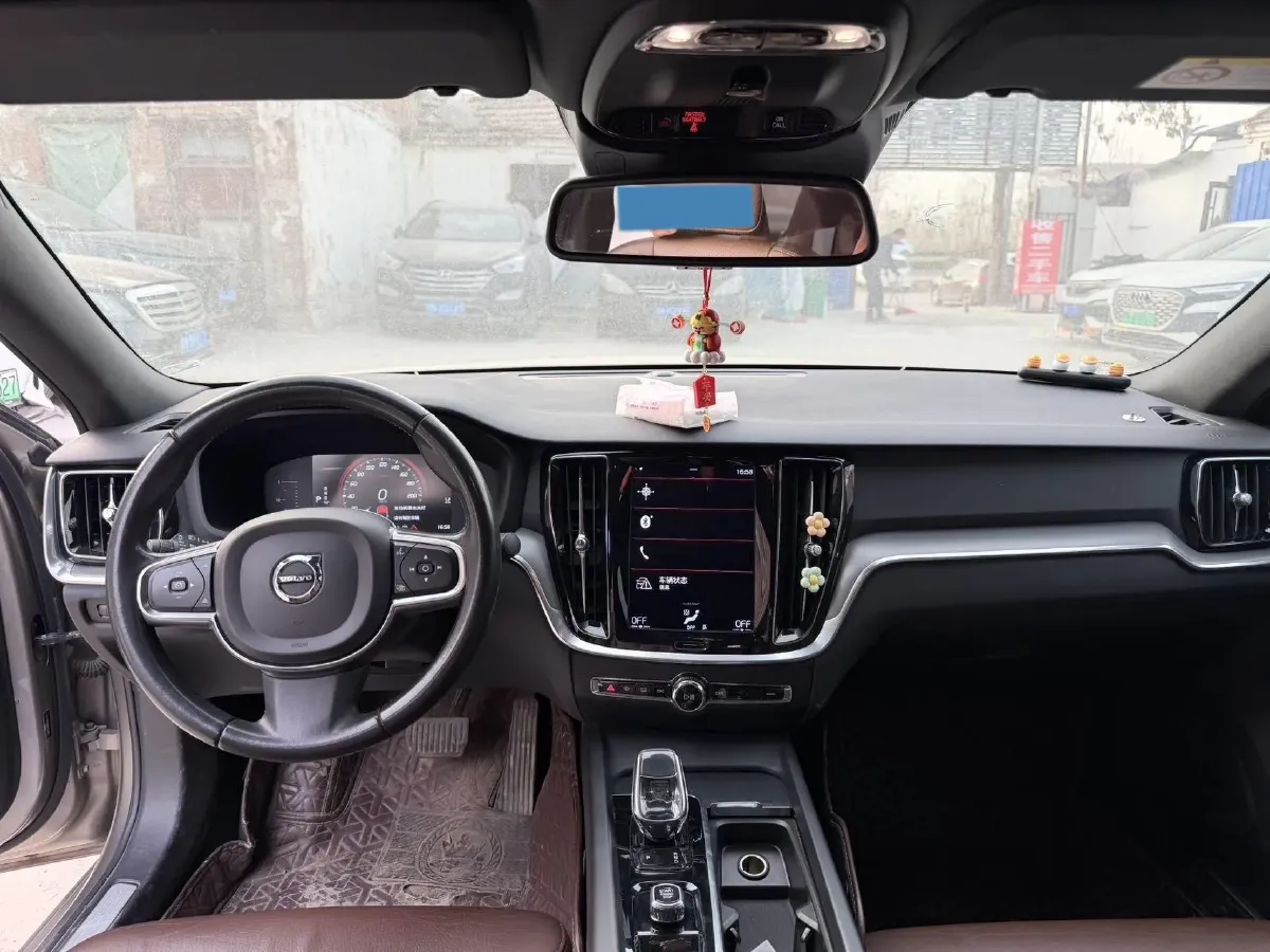 2021 Volvo S60 2.0T 190HP L4 8AT,autocango,china used car exporter,china ev exporter,chinese used car exporter,chinese used ev exporter