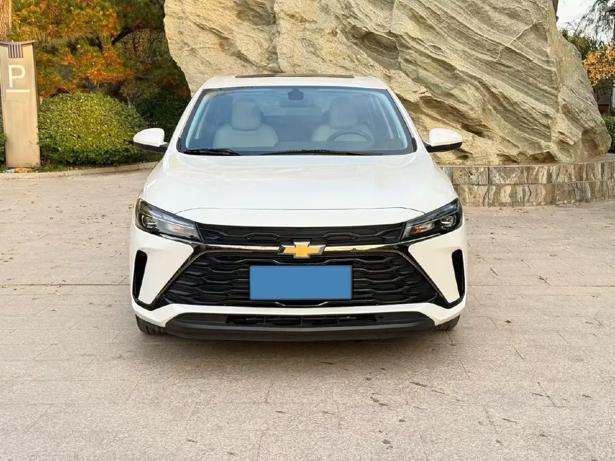 2024 Chevrolet Monza 1.5L 113HP L4 6DCT,autocango,china used car exporter,china ev exporter,chinese used car exporter,chinese used ev exporter