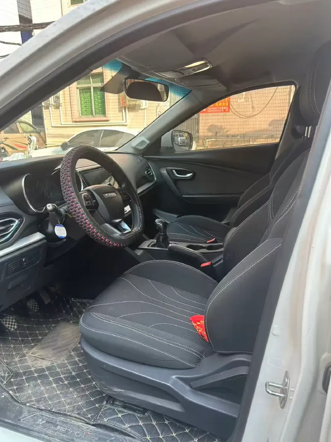 2020 Jetour X70M 1.5T 156HP L4 6MT,autocango,china used car exporter,china ev exporter,chinese used car exporter,chinese used ev exporter