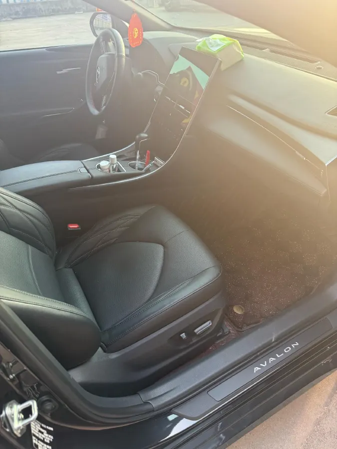 2022 Toyota Avalon 2.5L 209HP L4 8AT,autocango,china used car exporter,china ev exporter,chinese used car exporter,chinese used ev exporter