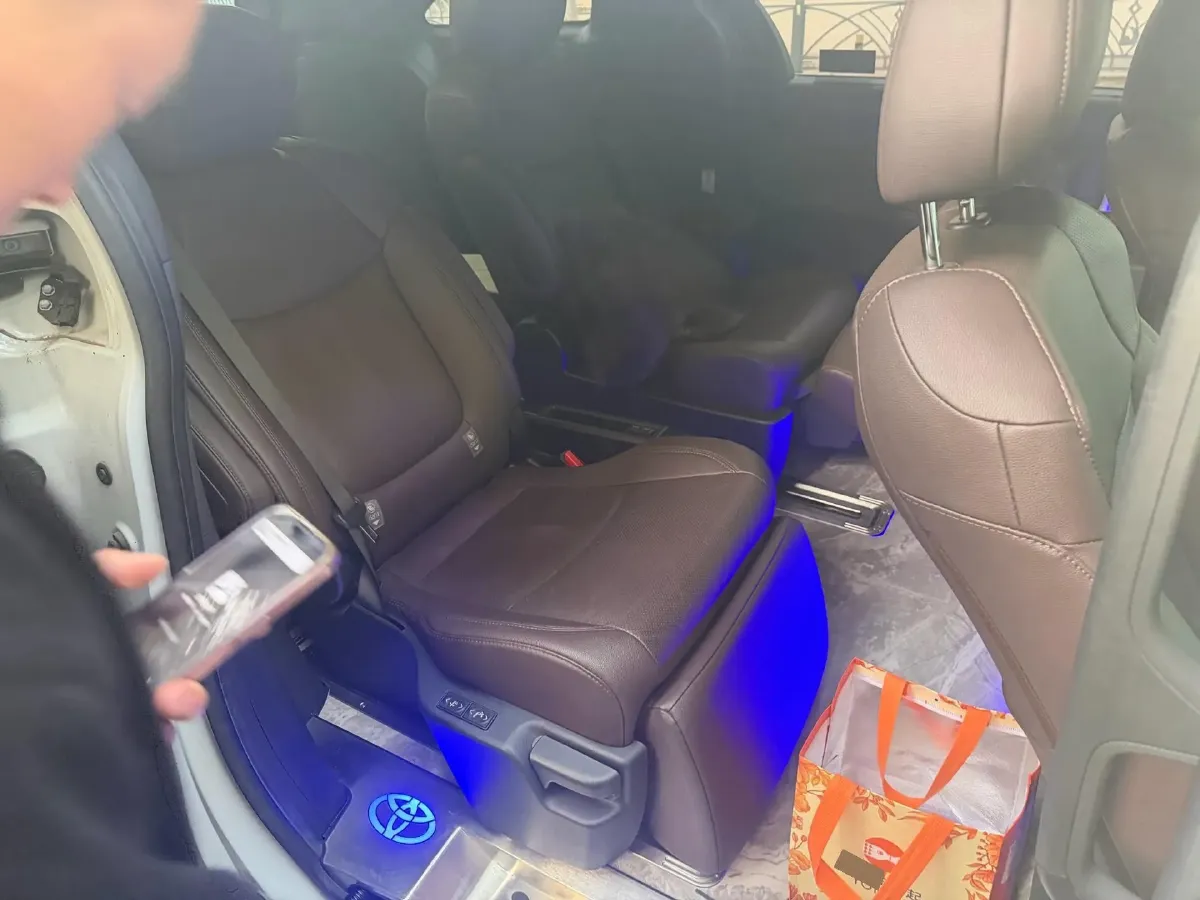 2021 Toyota Sienna 2.5L 192HP L4 E-CVT Hybrid,autocango,china used car exporter,china ev exporter,chinese used car exporter,chinese used ev exporter