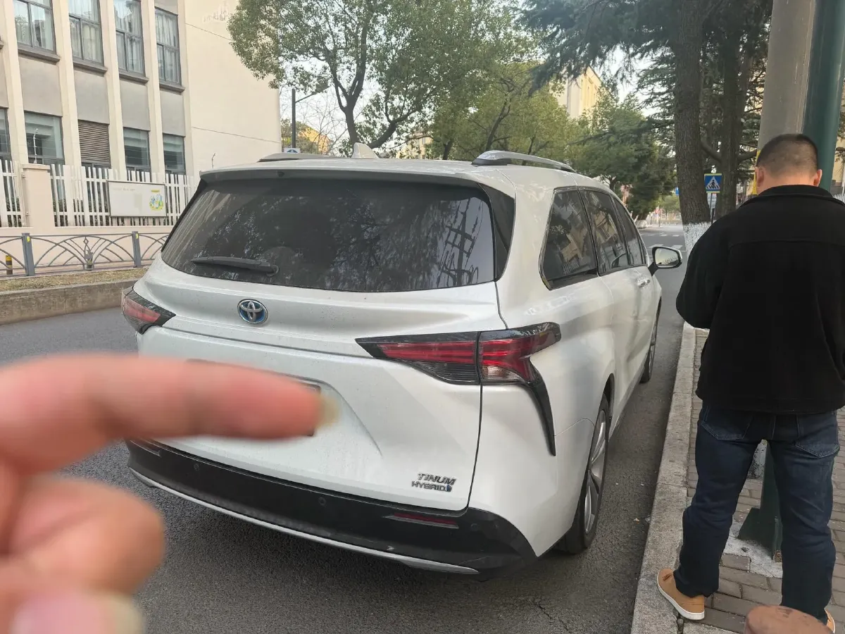 2021 Toyota Sienna 2.5L 192HP L4 E-CVT Hybrid,autocango,china used car exporter,china ev exporter,chinese used car exporter,chinese used ev exporter