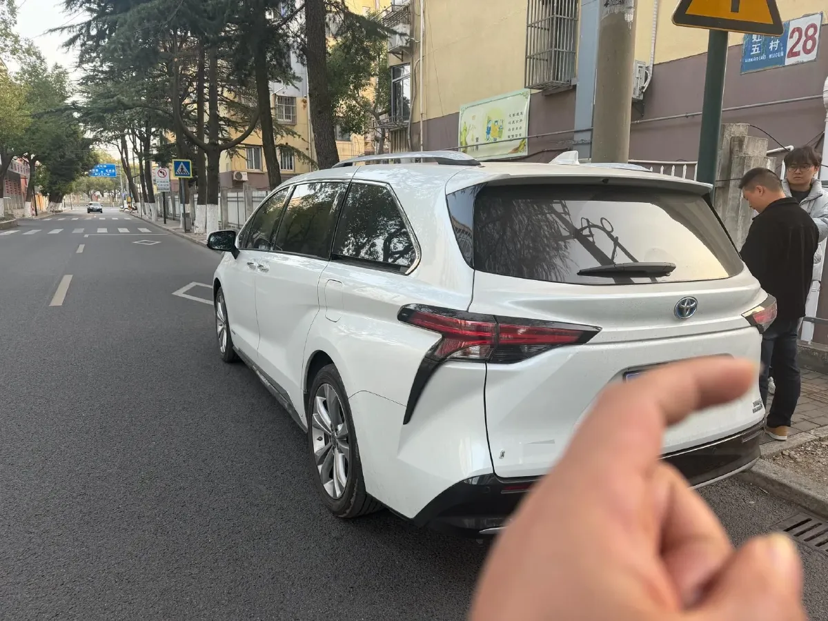 2021 Toyota Sienna 2.5L 192HP L4 E-CVT Hybrid,autocango,china used car exporter,china ev exporter,chinese used car exporter,chinese used ev exporter