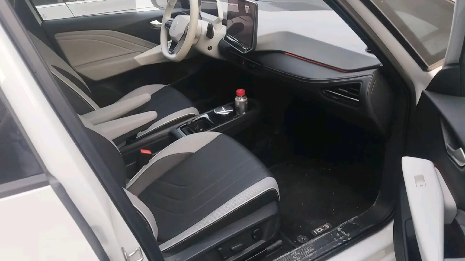 2025 Volkswagen ID.3 BEV 52.8KWH,autocango,china used car exporter,china ev exporter,chinese used car exporter,chinese used ev exporter