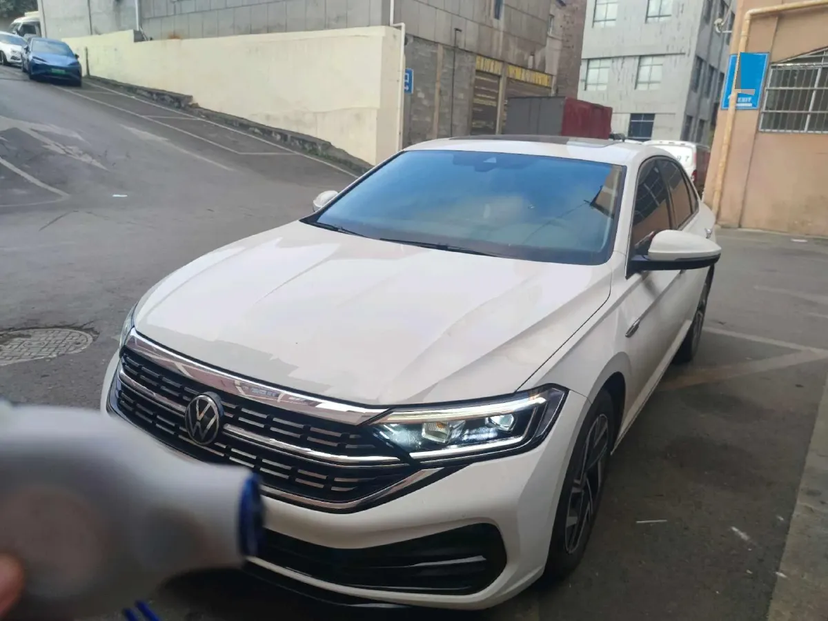 2025 Volkswagen Sagitar 1.5T 160HP L4 7DCT,autocango,china used car exporter,china ev exporter,chinese used car exporter,chinese used ev exporter