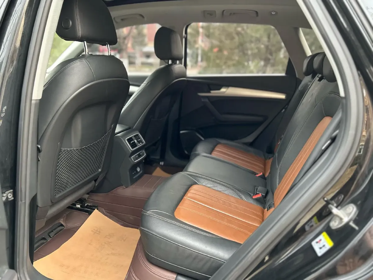 2020 Audi Q5L 2.0T 190HP L4 7DCT,autocango,china used car exporter,china ev exporter,chinese used car exporter,chinese used ev exporter