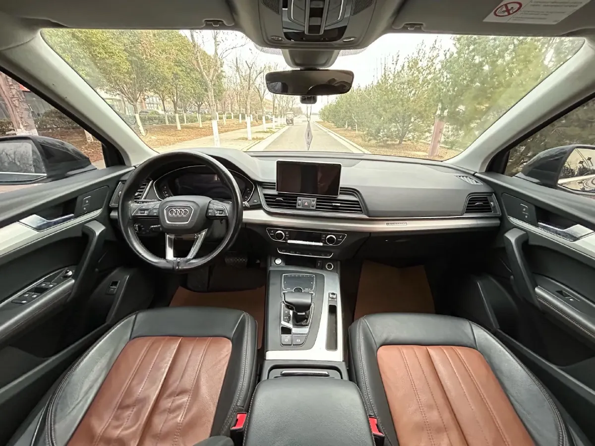 2020 Audi Q5L 2.0T 190HP L4 7DCT,autocango,china used car exporter,china ev exporter,chinese used car exporter,chinese used ev exporter