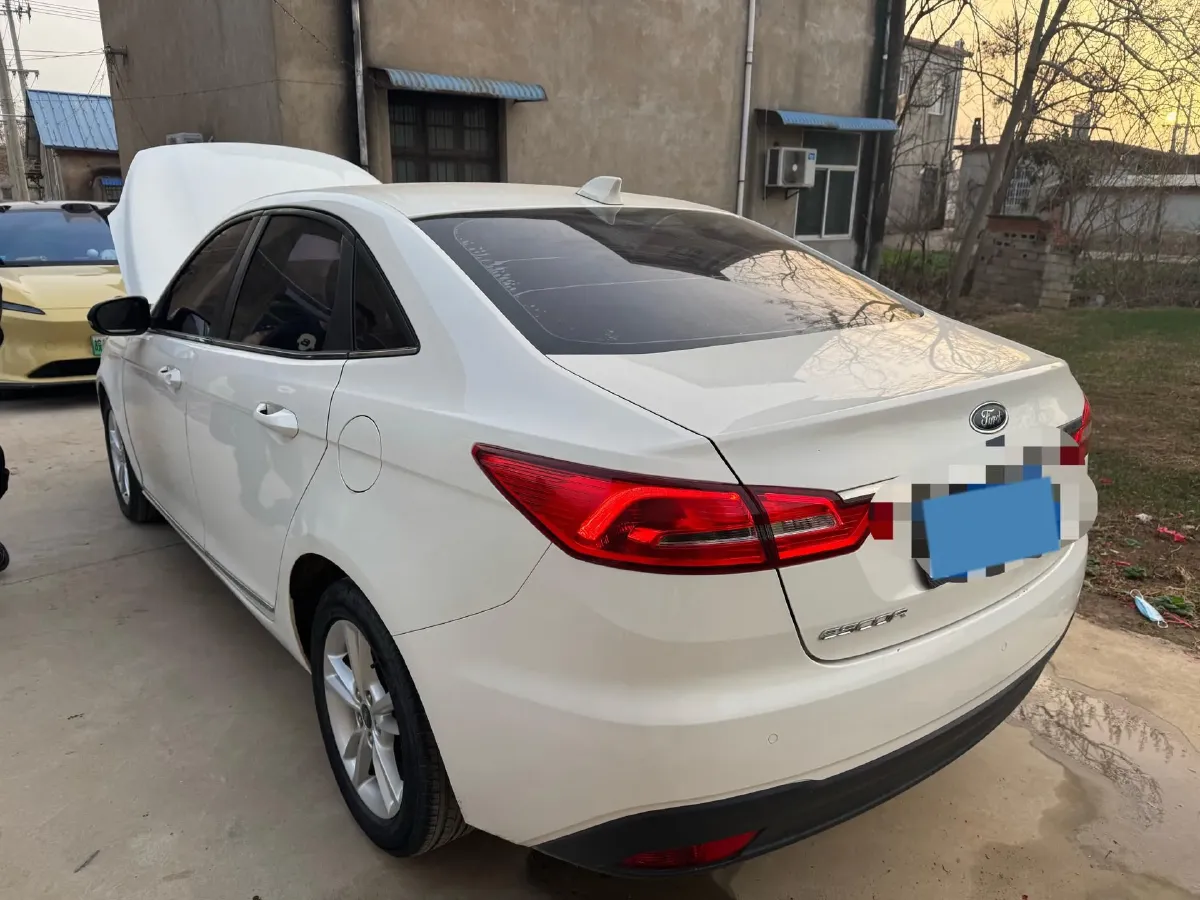 2019 Ford Escort 1.5L 122HP L3 6AT,autocango,china used car exporter,china ev exporter,chinese used car exporter,chinese used ev exporter
