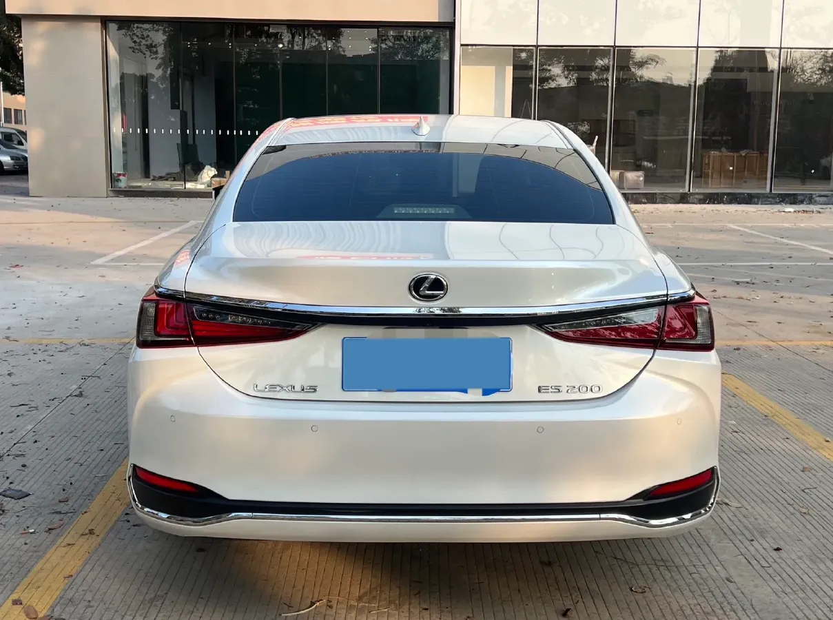 2023 Lexus ES 2.0L 173HP L4 CVT,autocango,china used car exporter,china ev exporter,chinese used car exporter,chinese used ev exporter