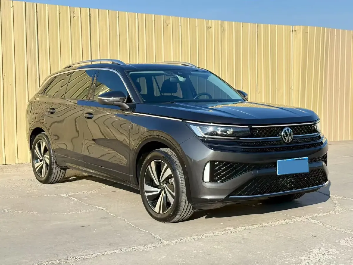 2025 Volkswagen Tavendor 2.0T 220HP L4 7DCT,autocango,china used car exporter,china ev exporter,chinese used car exporter,chinese used ev exporter