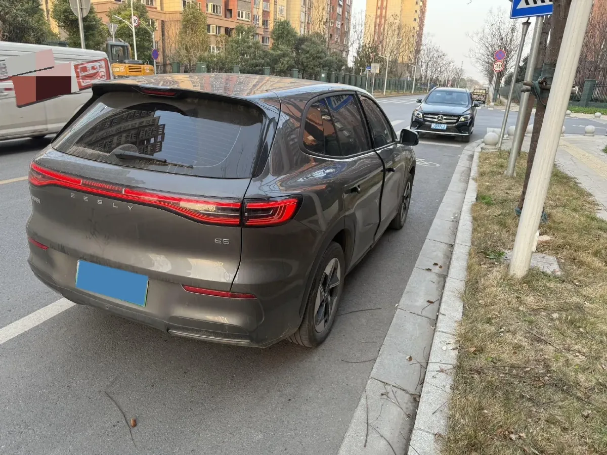 2024 Geely Emgrand L HiP 1.5T 181HP L4 3DHT PHEV 15.5KWH,autocango,china used car exporter,china ev exporter,chinese used car exporter,chinese used ev exporter
