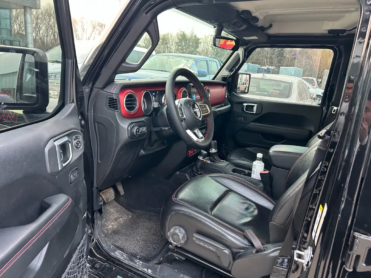 2019 Jeep Wrangler 2.0T 266HP L4 8AT,autocango,china used car exporter,china ev exporter,chinese used car exporter,chinese used ev exporter