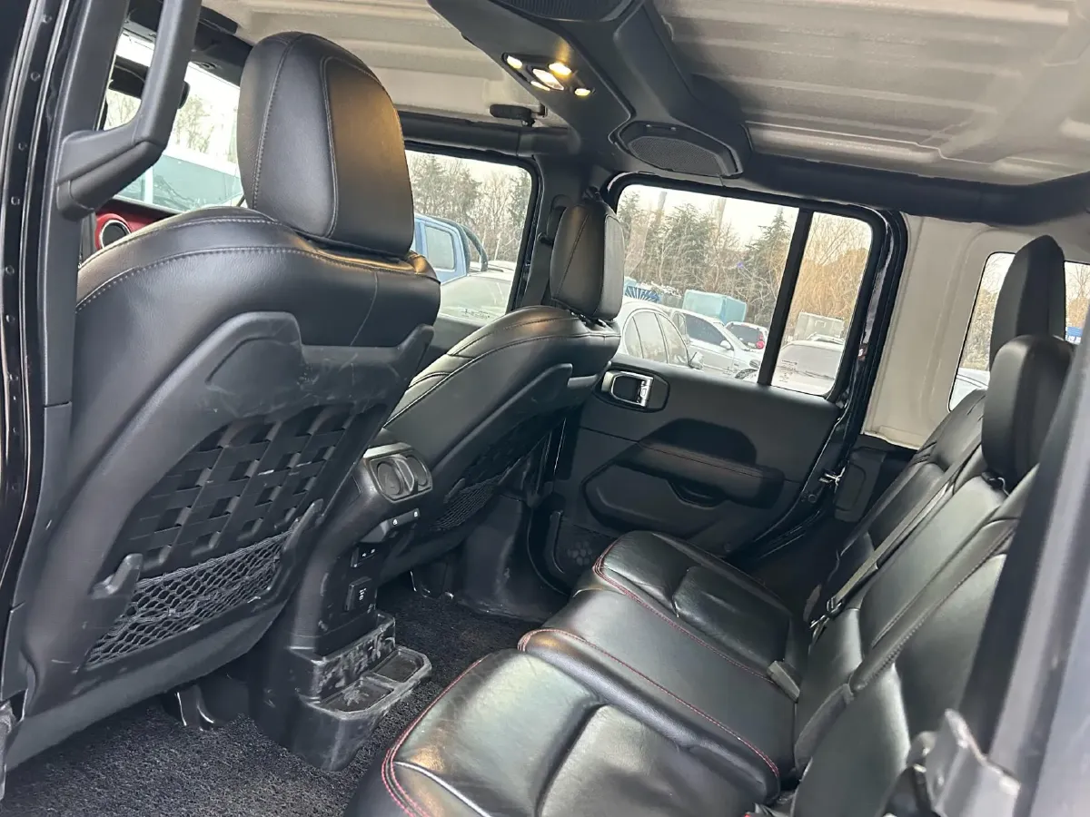 2019 Jeep Wrangler 2.0T 266HP L4 8AT,autocango,china used car exporter,china ev exporter,chinese used car exporter,chinese used ev exporter