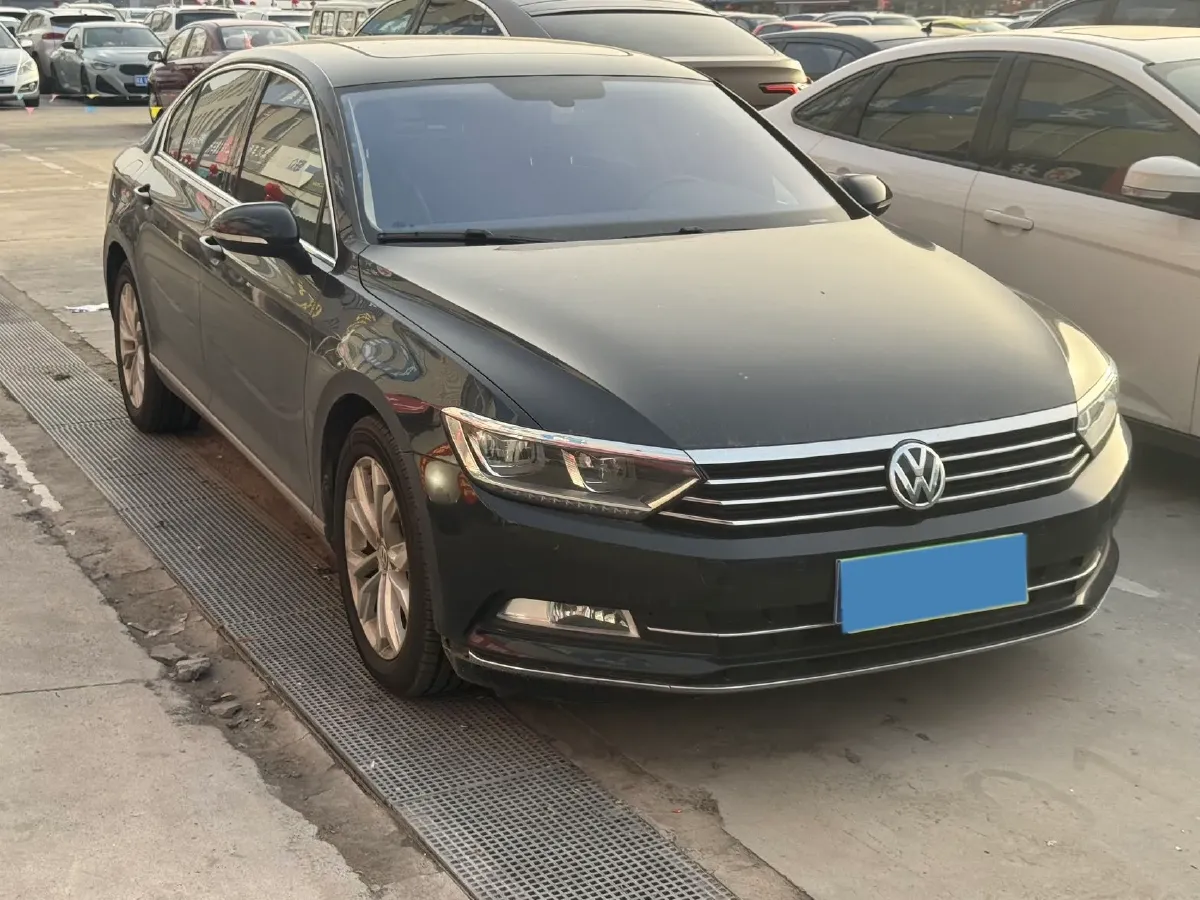 2019 Volkswagen Magotan 2.0T 186HP L4 7DCT,autocango,china used car exporter,china ev exporter,chinese used car exporter,chinese used ev exporter