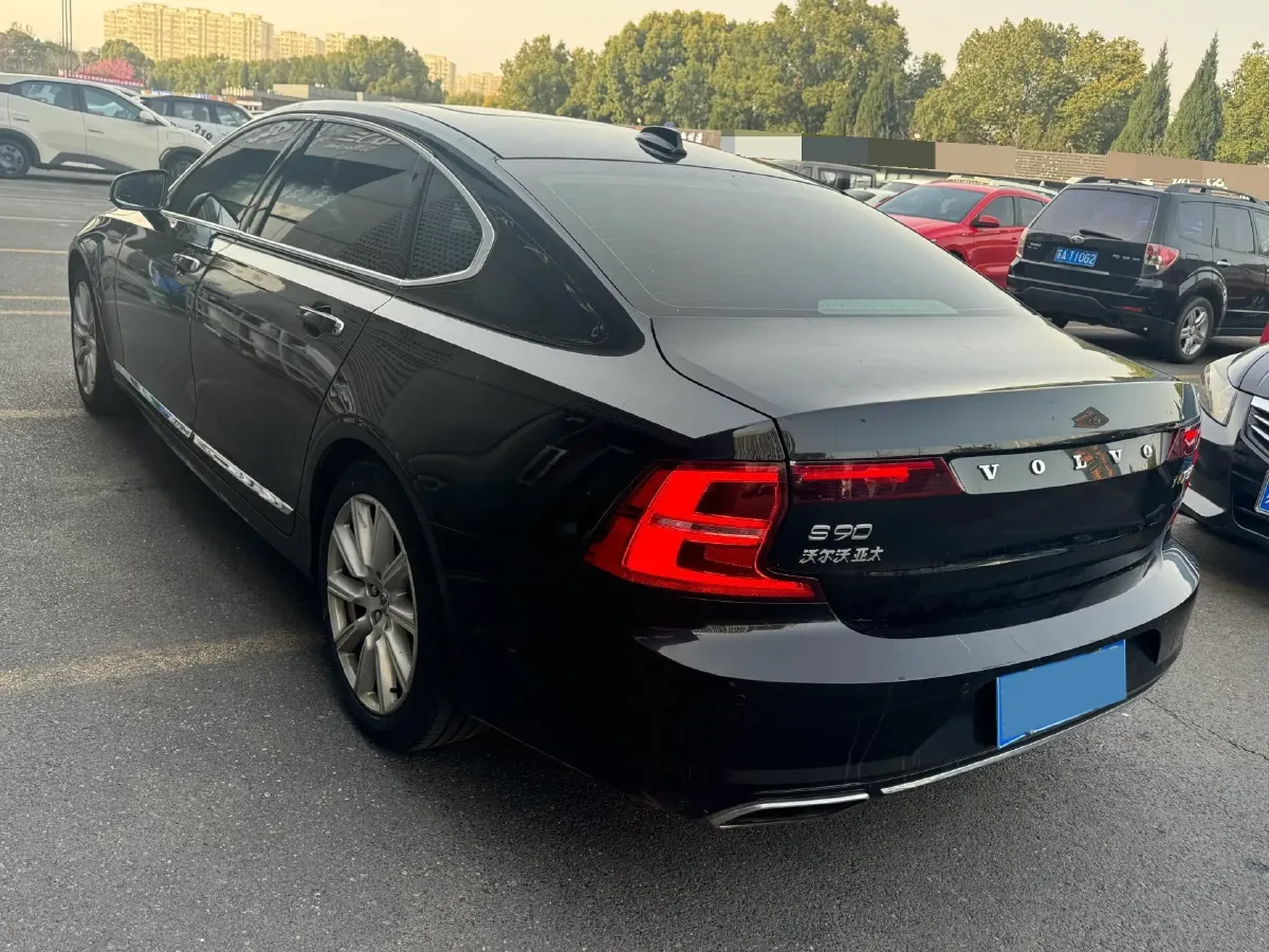 2020 Volvo S90 2.0T 254HP L4 8AT,autocango,china used car exporter,china ev exporter,chinese used car exporter,chinese used ev exporter