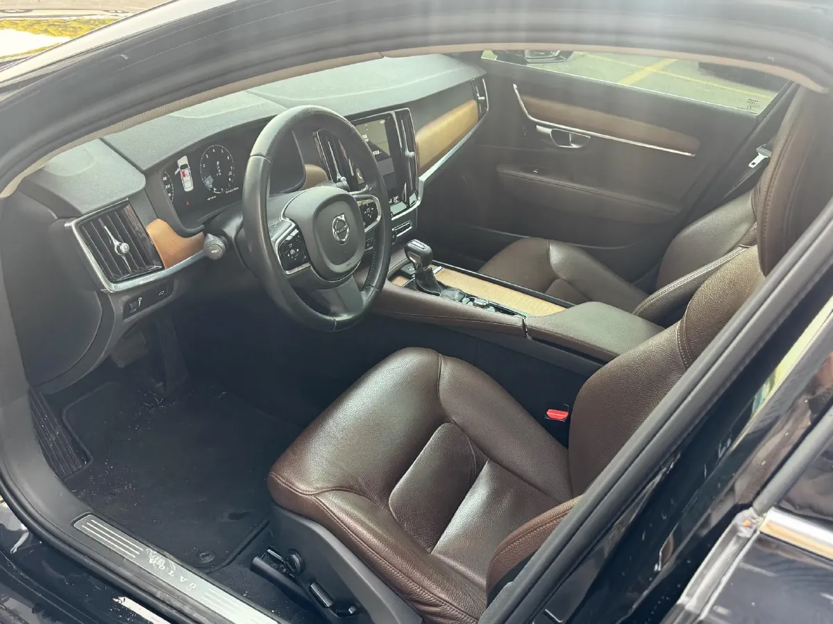 2020 Volvo S90 2.0T 254HP L4 8AT,autocango,china used car exporter,china ev exporter,chinese used car exporter,chinese used ev exporter