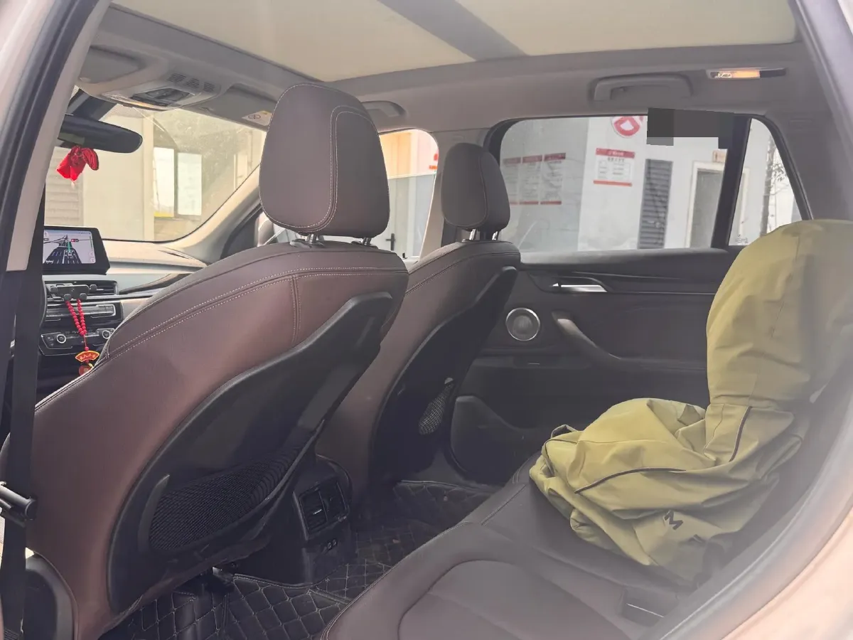 2022 BMW X1 2.0T 192HP L4 7DCT,autocango,china used car exporter,china ev exporter,chinese used car exporter,chinese used ev exporter