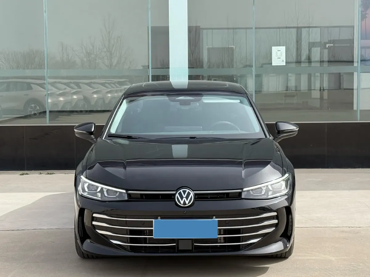 2025 Volkswagen Passat 2.0T 220HP L4 7DCT,autocango,china used car exporter,china ev exporter,chinese used car exporter,chinese used ev exporter