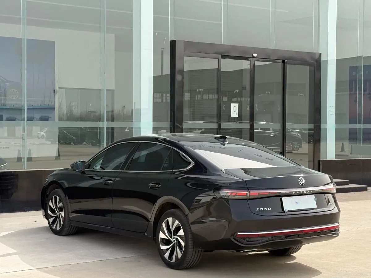 2025 Volkswagen Passat 2.0T 220HP L4 7DCT,autocango,china used car exporter,china ev exporter,chinese used car exporter,chinese used ev exporter