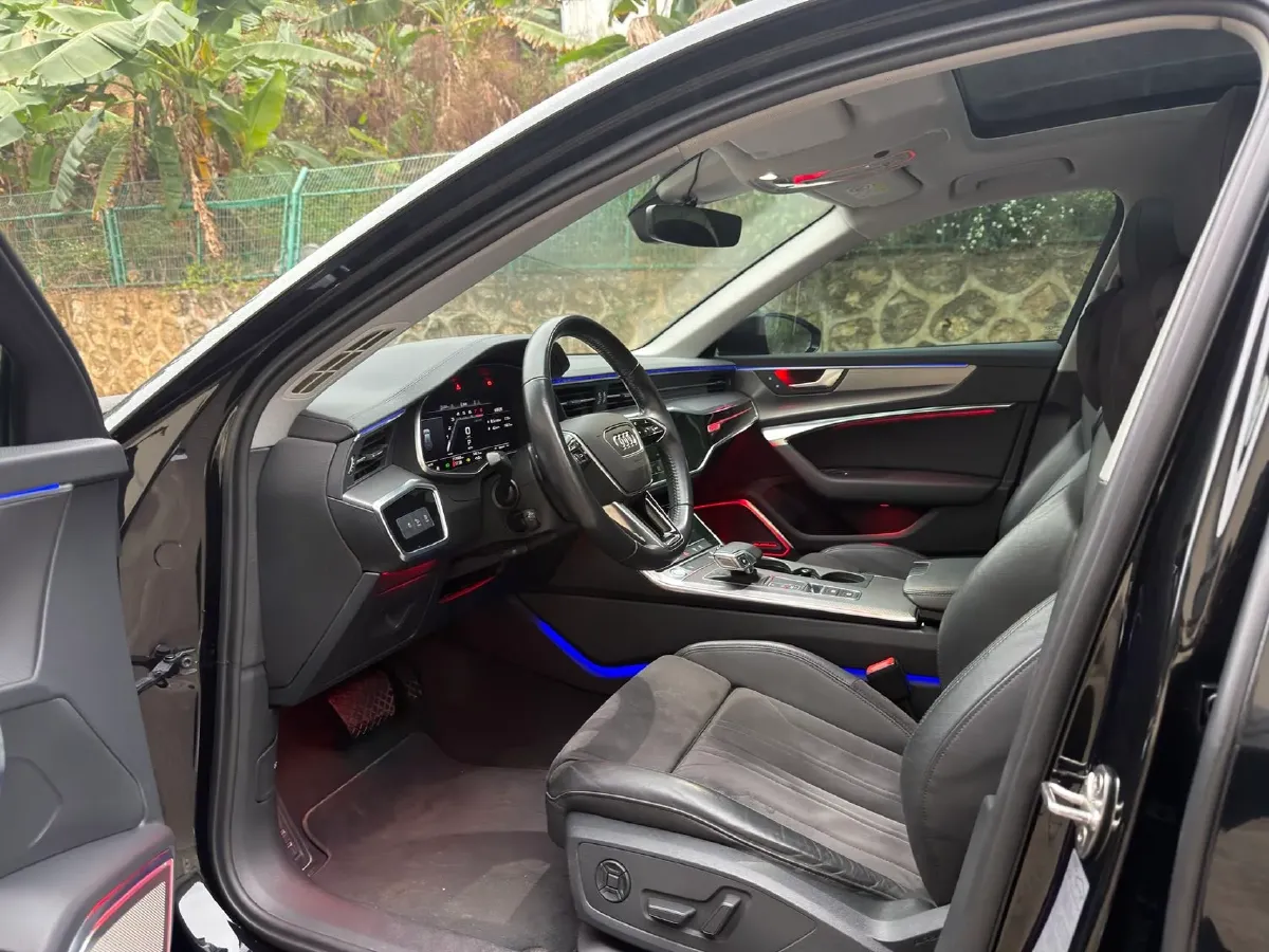 2021 Audi A6 2.0T 190HP L4 7DCT,autocango,china used car exporter,china ev exporter,chinese used car exporter,chinese used ev exporter