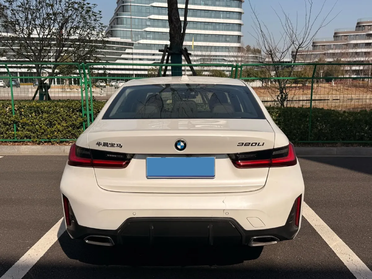 2024 BMW 3 Series 2.0T 156HP L4 8AT,autocango,china used car exporter,china ev exporter,chinese used car exporter,chinese used ev exporter
