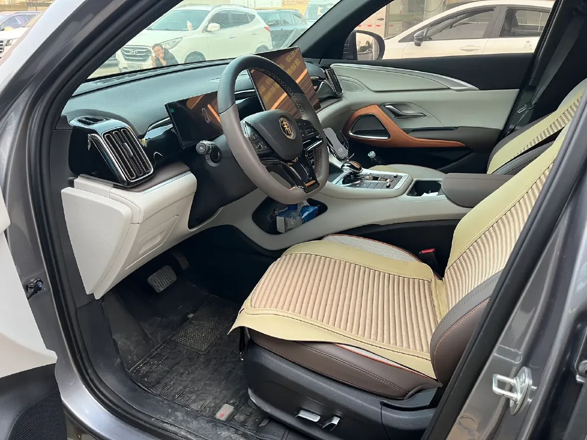 2022 Geely JiaJi 1.5T 177HP L3 7DCT PHEV 15.5KWH,autocango,china used car exporter,china ev exporter,chinese used car exporter,chinese used ev exporter