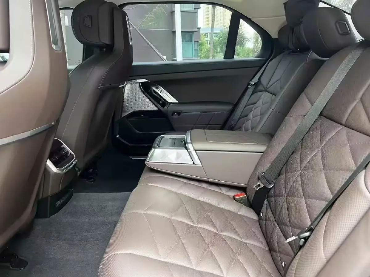 2023 BMW 7 Series 3.0T 272HP L6 8AT,autocango,china used car exporter,china ev exporter,chinese used car exporter,chinese used ev exporter