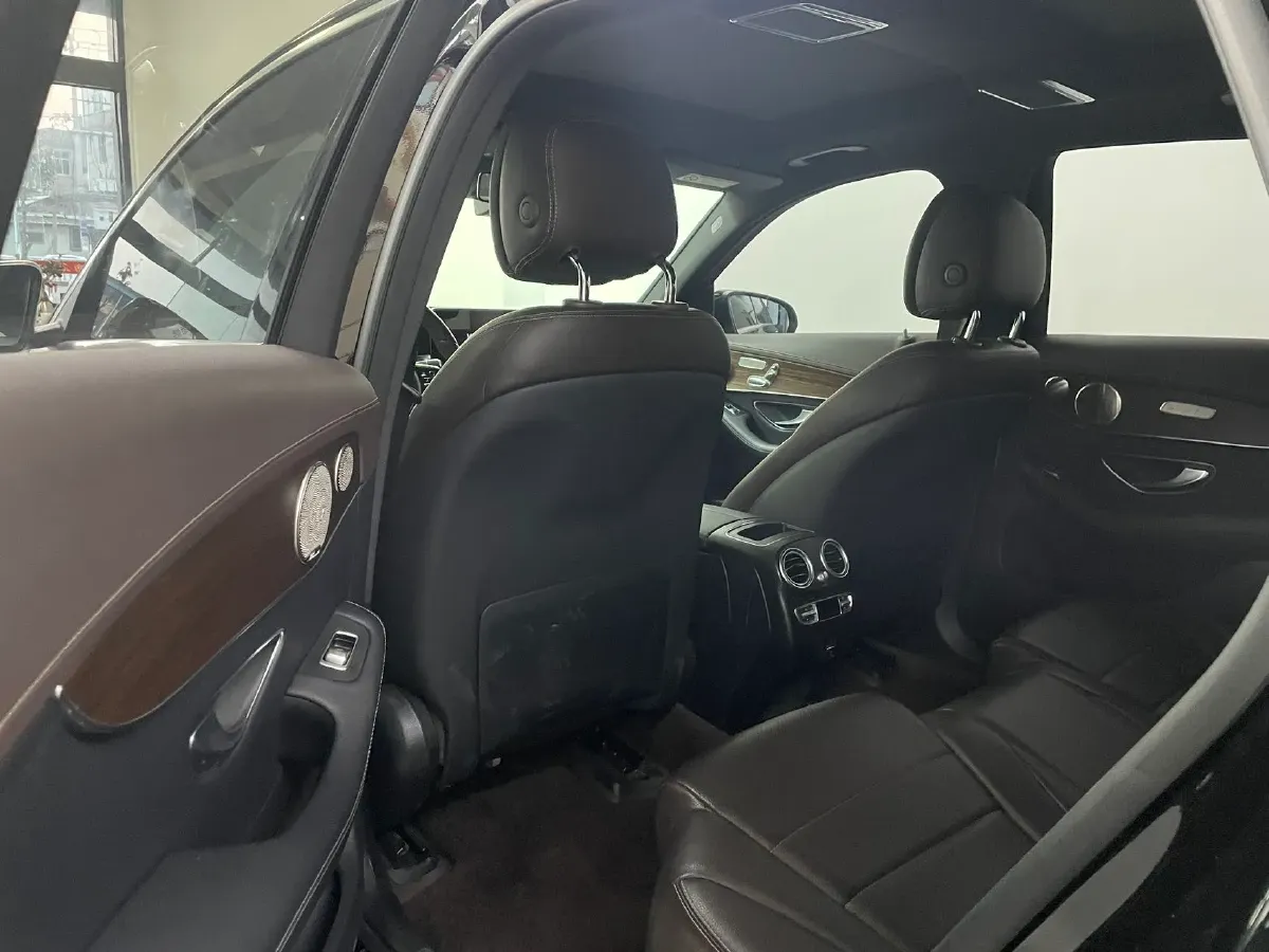 2021 Mercedes-Benz GLC Class 2.0T 258HP L4 9AT,autocango,china used car exporter,china ev exporter,chinese used car exporter,chinese used ev exporter