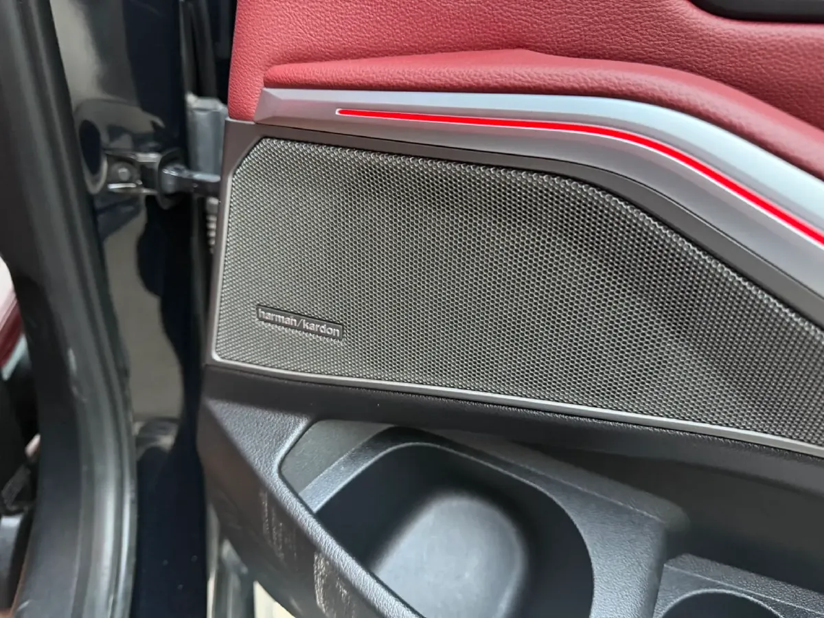 2023 BMW 3 Series 2.0T 184HP L4 8AT,autocango,china used car exporter,china ev exporter,chinese used car exporter,chinese used ev exporter