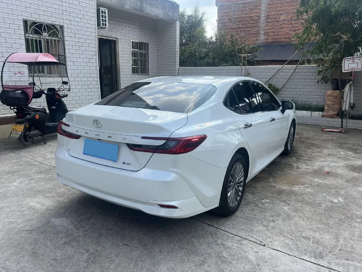 2024 Toyota Camry 2.0L 152HP L4 E-CVT Hybrid,autocango,china used car exporter,china ev exporter,chinese used car exporter,chinese used ev exporter