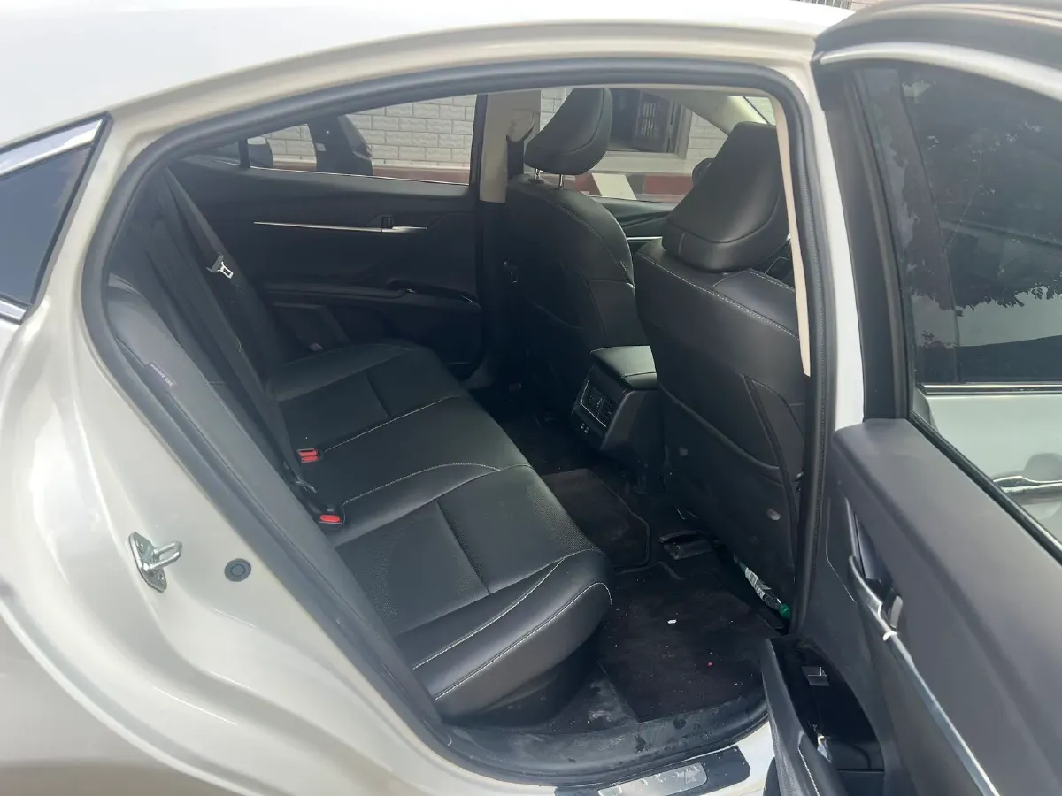 2024 Toyota Camry 2.0L 152HP L4 E-CVT Hybrid,autocango,china used car exporter,china ev exporter,chinese used car exporter,chinese used ev exporter