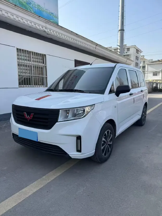 2020 WuLing HongGuang Plus 1.5L 99HP L4 6MT,autocango,china used car exporter,china ev exporter,chinese used car exporter,chinese used ev exporter