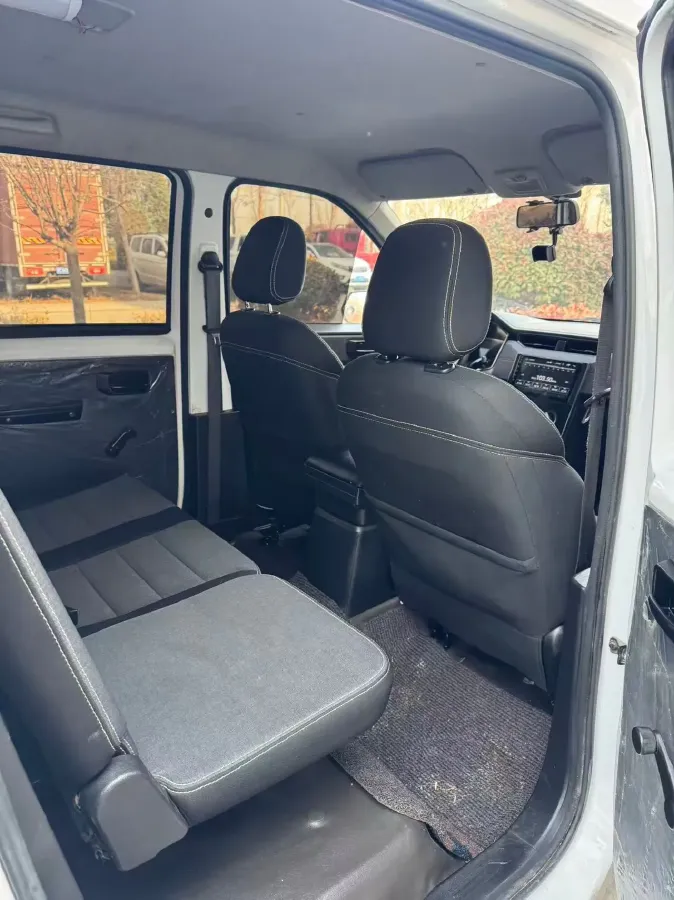 2020 WuLing HongGuang Plus 1.5L 99HP L4 6MT,autocango,china used car exporter,china ev exporter,chinese used car exporter,chinese used ev exporter