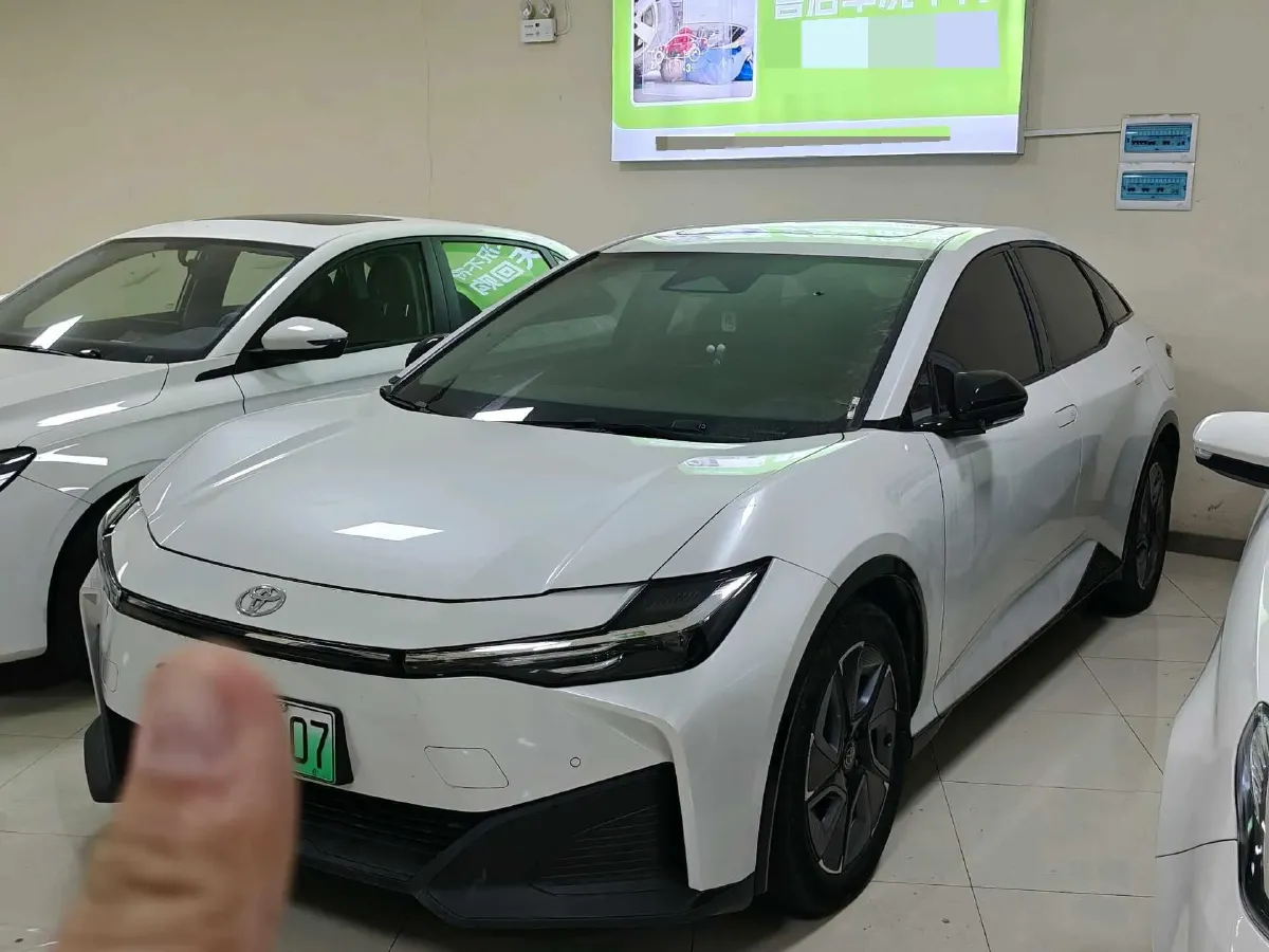 2024 Toyota bZ3 BEV 49.92KWH,autocango,china used car exporter,china ev exporter,chinese used car exporter,chinese used ev exporter