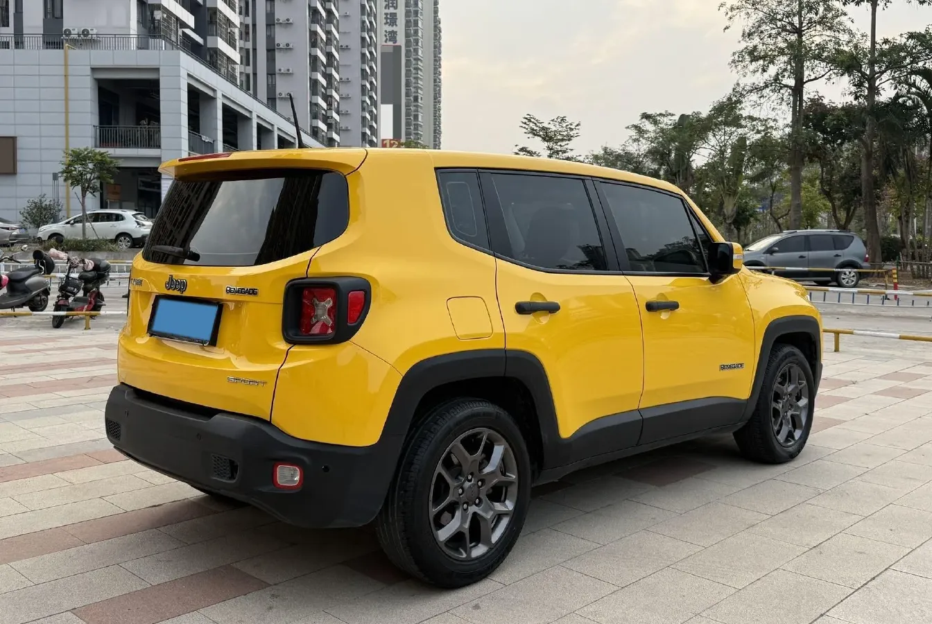 2017 Jeep Renegade 1.4T 150HP L4 7DCT,autocango,china used car exporter,china ev exporter,chinese used car exporter,chinese used ev exporter