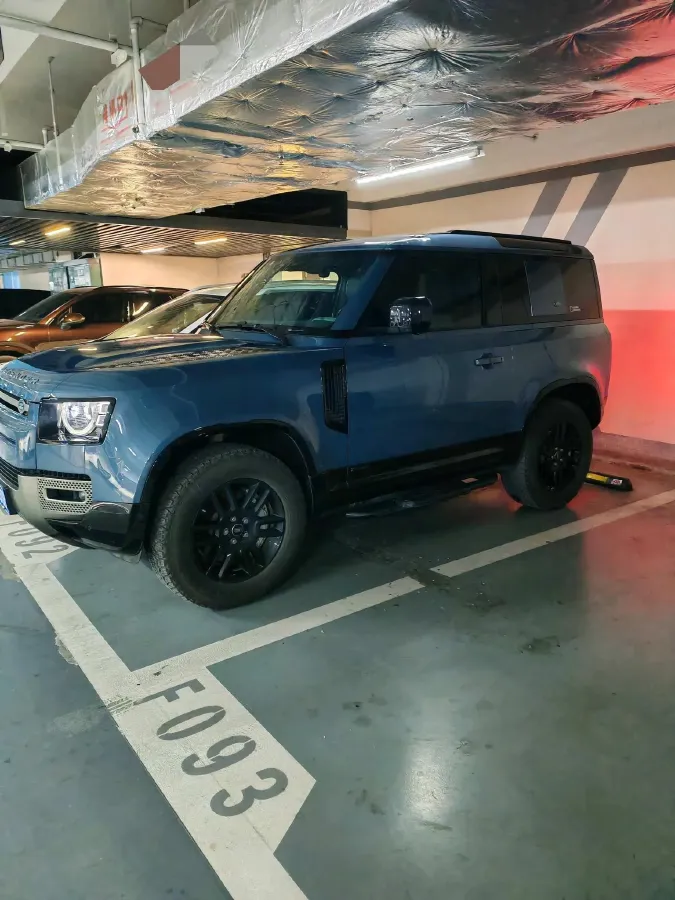 2021 Land Rover Defender 3.0T 400HP L6 8AT,autocango,china used car exporter,china ev exporter,chinese used car exporter,chinese used ev exporter