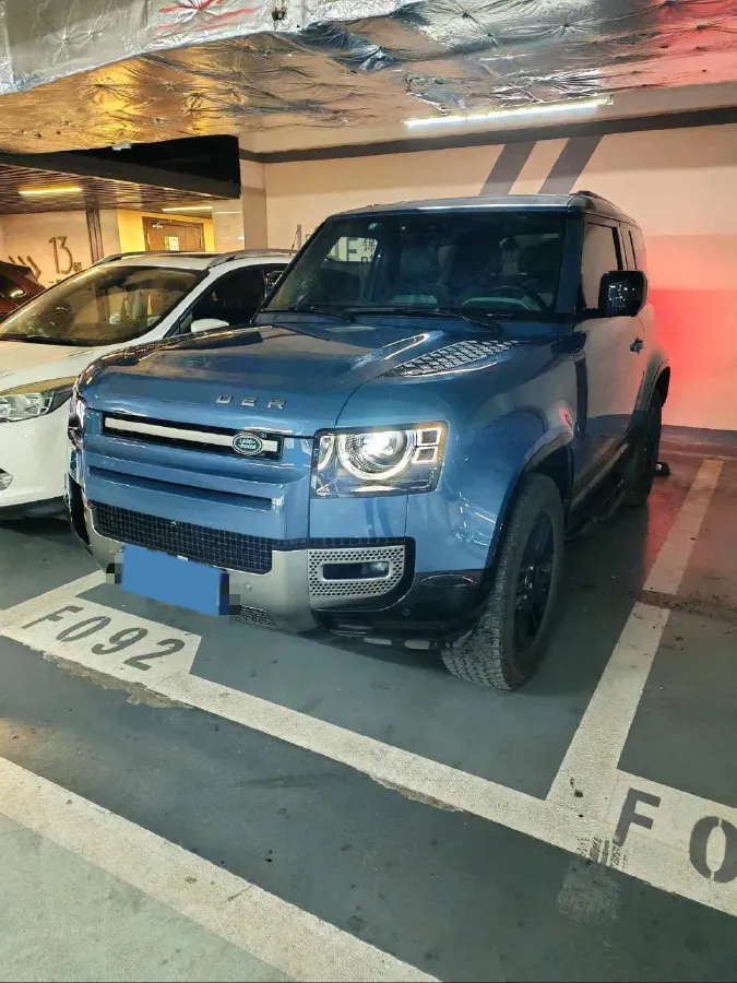 2021 Land Rover Defender 3.0T 400HP L6 8AT,autocango,china used car exporter,china ev exporter,chinese used car exporter,chinese used ev exporter