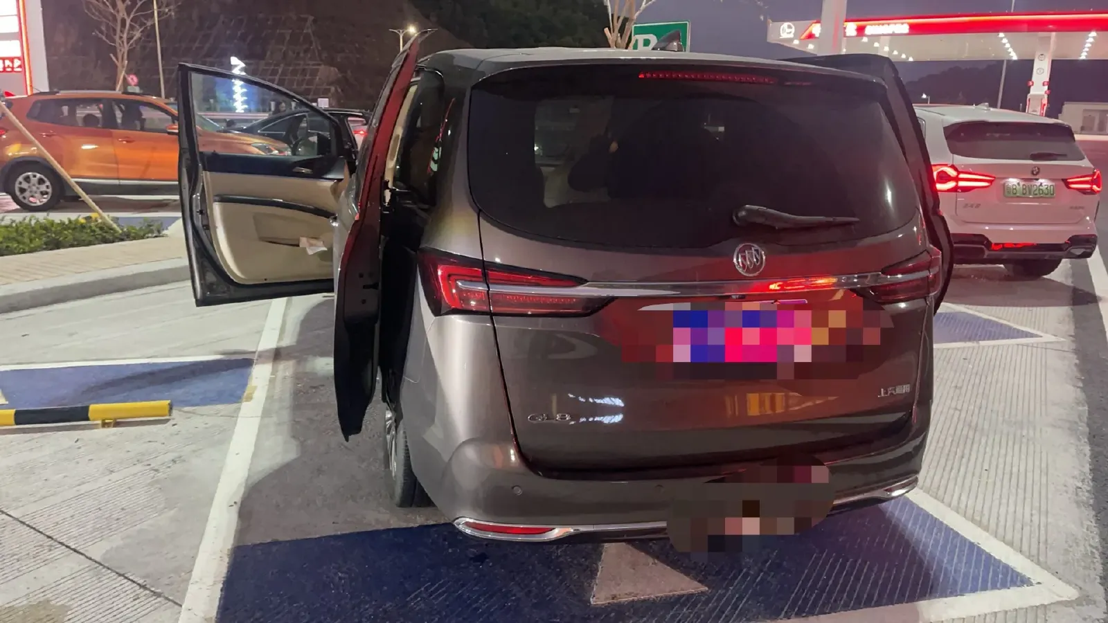 2023 Buick GL8 2.0T 237HP L4 9AT,autocango,china used car exporter,china ev exporter,chinese used car exporter,chinese used ev exporter