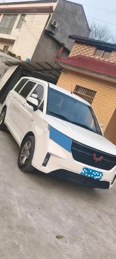 2021 WuLing HongGuang Plus 1.5L 99HP L4 6MT,autocango,china used car exporter,china ev exporter,chinese used car exporter,chinese used ev exporter