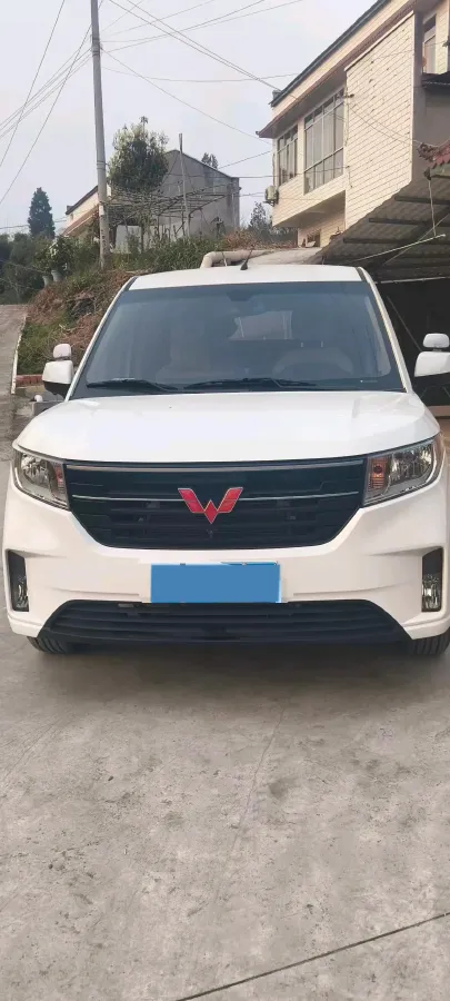 2021 WuLing HongGuang Plus 1.5L 99HP L4 6MT,autocango,china used car exporter,china ev exporter,chinese used car exporter,chinese used ev exporter
