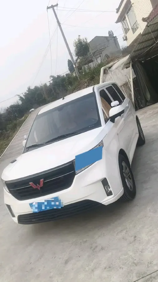 2021 WuLing HongGuang Plus 1.5L 99HP L4 6MT,autocango,china used car exporter,china ev exporter,chinese used car exporter,chinese used ev exporter