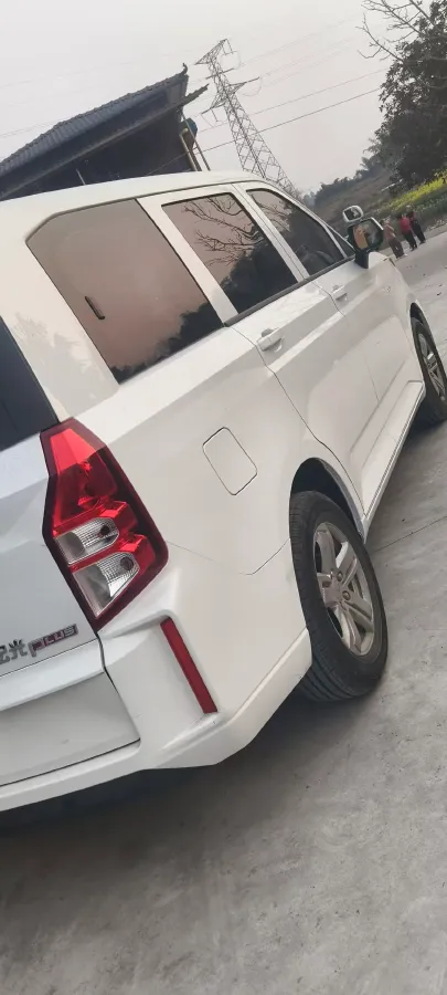 2021 WuLing HongGuang Plus 1.5L 99HP L4 6MT,autocango,china used car exporter,china ev exporter,chinese used car exporter,chinese used ev exporter