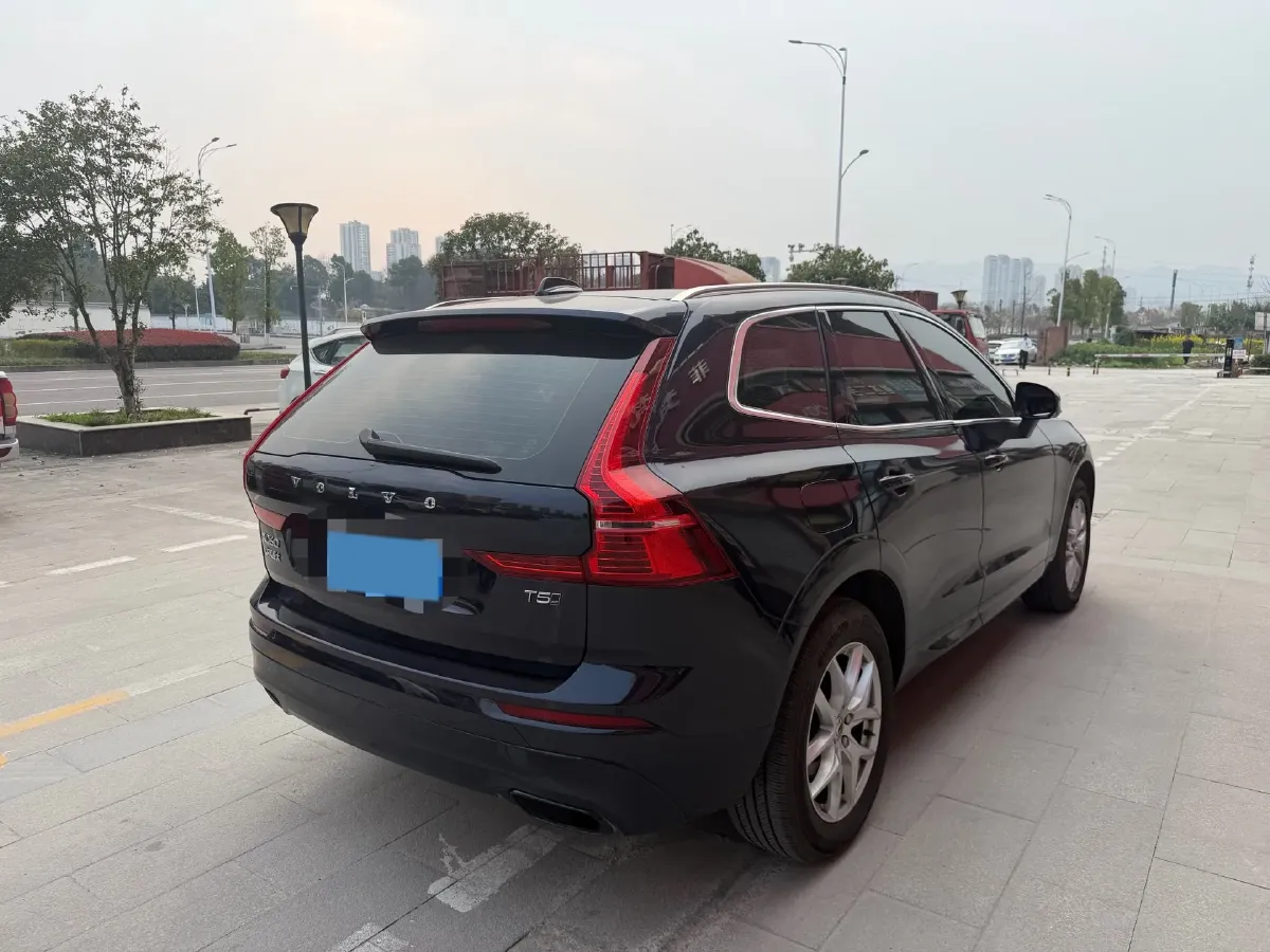 2018 Volvo XC60 2.0T 254HP L4 8AT,autocango,china used car exporter,china ev exporter,chinese used car exporter,chinese used ev exporter