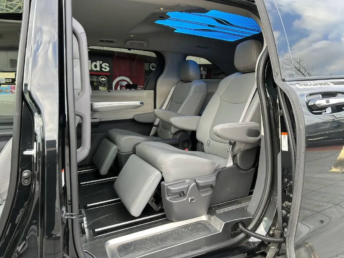 2024 Toyota Granvia 2.5L 189HP L4 E-CVT Hybrid,autocango,china used car exporter,china ev exporter,chinese used car exporter,chinese used ev exporter